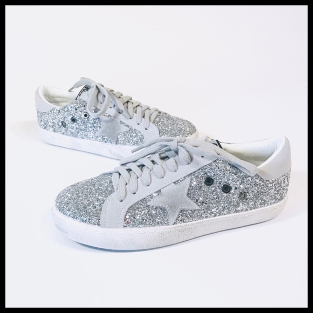 SPARKLE STAR SNEAKERS!